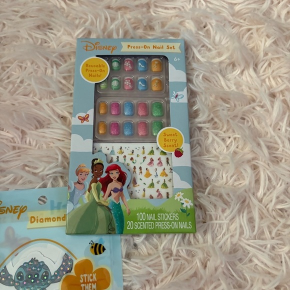 Disney Diamond Sticker Set Stitch & Princess Press On Finger Nail Set NEW Belle - Picture 3 of 6